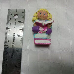 1984 Cabbage Patch Kids Mini Figurine Girl w/ Glasses Reading Stack of Books